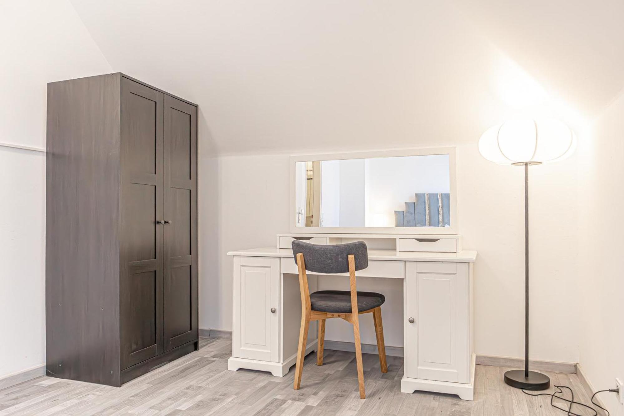 Lovely 2 Bedroom 1 Lr In Heart Of Wenen