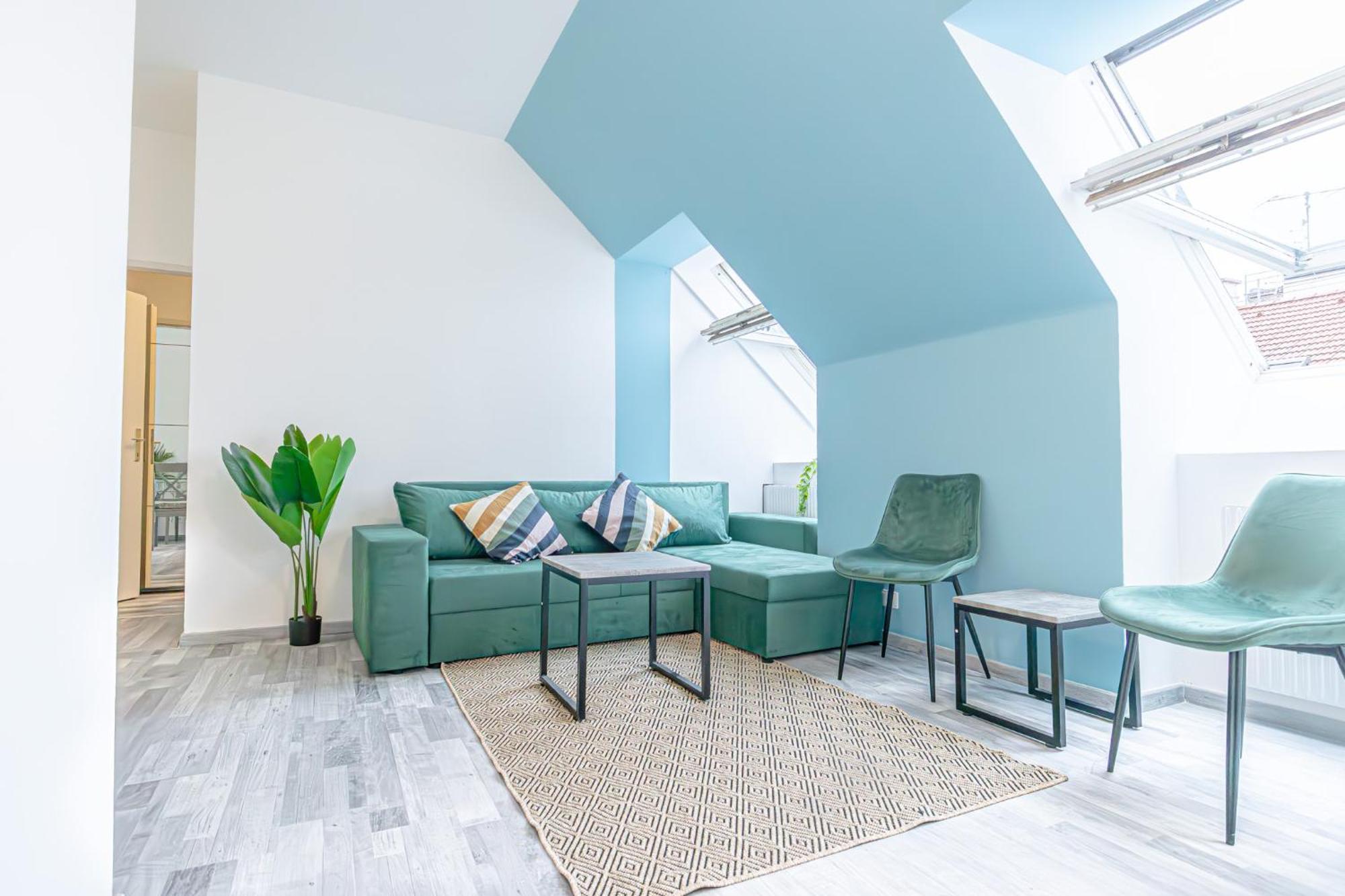 Lovely 2 Bedroom 1 Lr In Heart Of * Wenen