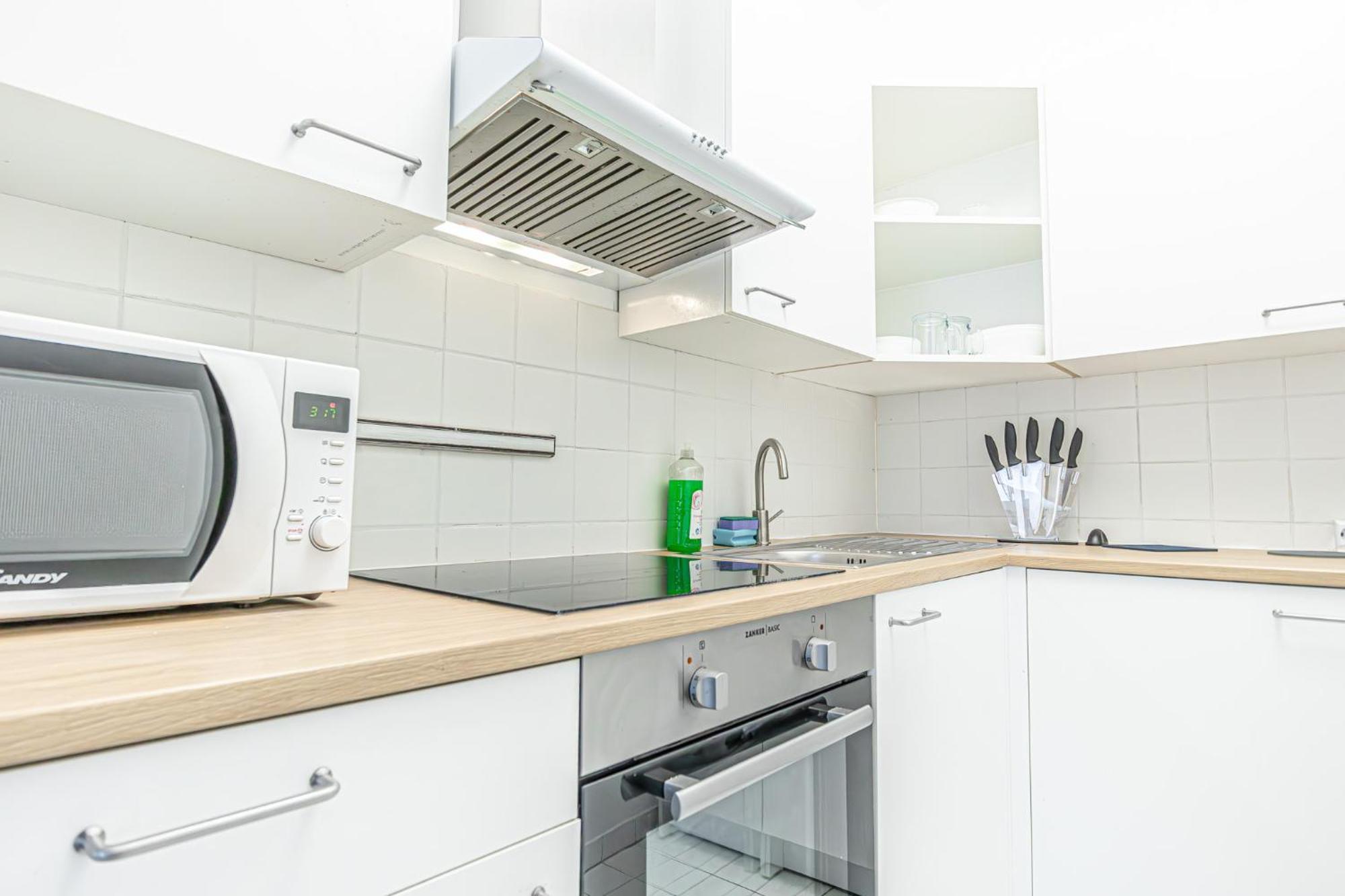 Lovely 2 Bedroom 1 Lr In Heart Of Appartement *