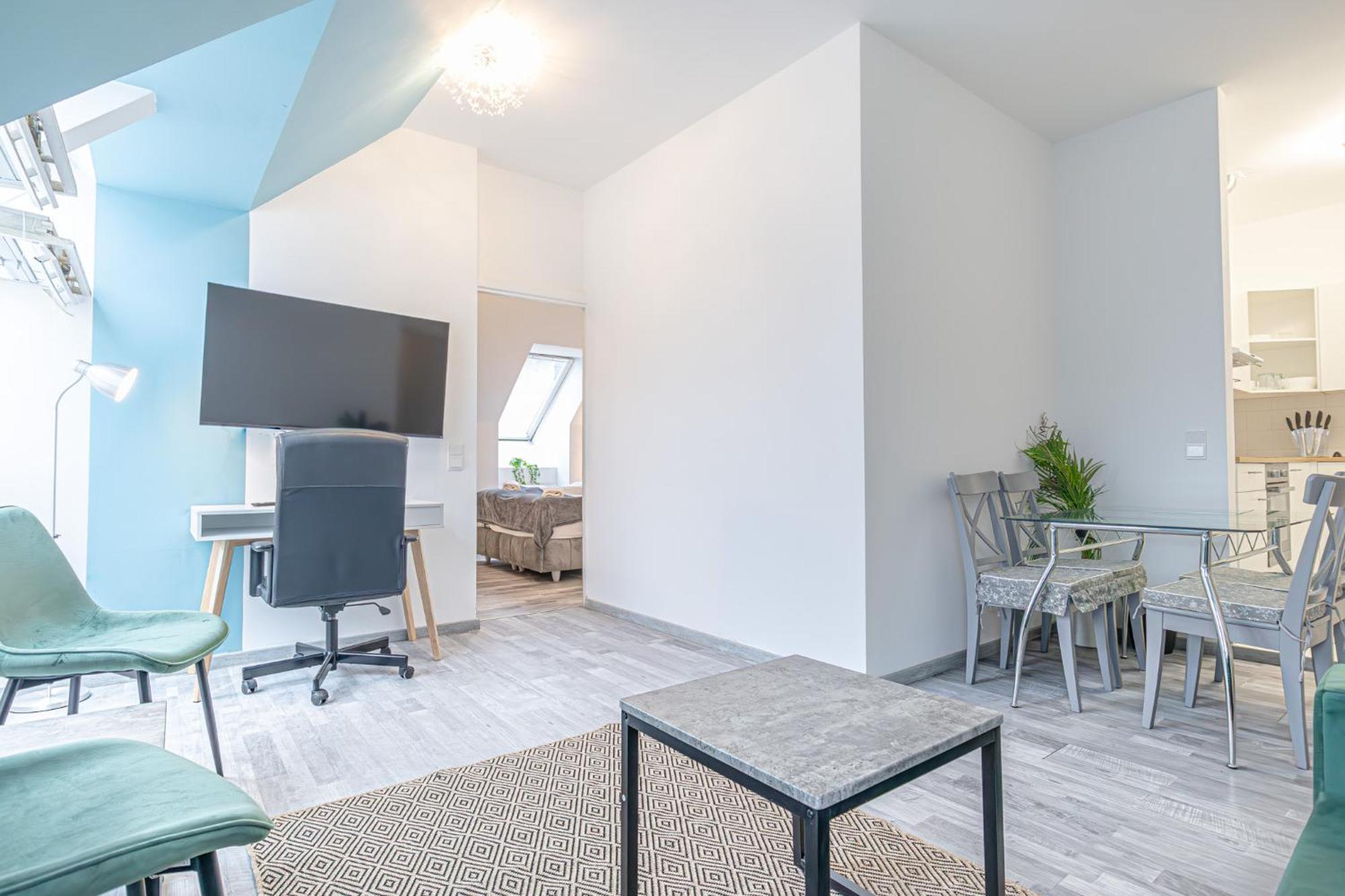 Appartement Lovely 2 Bedroom 1 Lr In Heart Of *